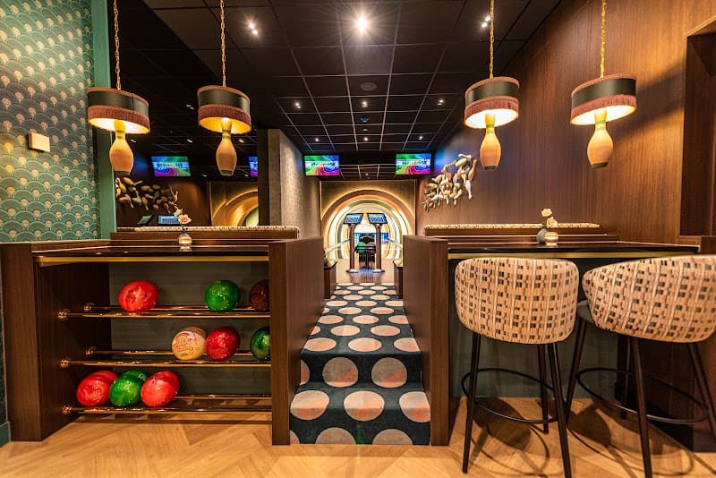 Spare Time Boutique Bowling & Entertainment photo 2