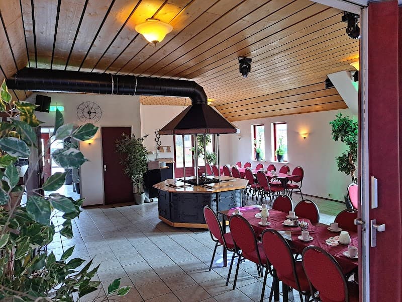 De Koetsier partycentrum-cafetaria-feestcafe photo 3