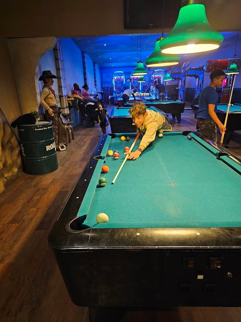 De Grote Keizer – Bowling & Entertainment Leeuwarden photo 2