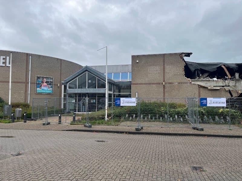 Vrijetijdscentrum en zwembad De Parel photo 3