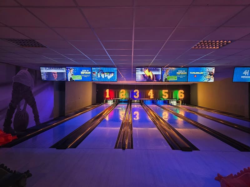 Vier Hoog Zevenbergen - Bowling & Restaurant photo 2