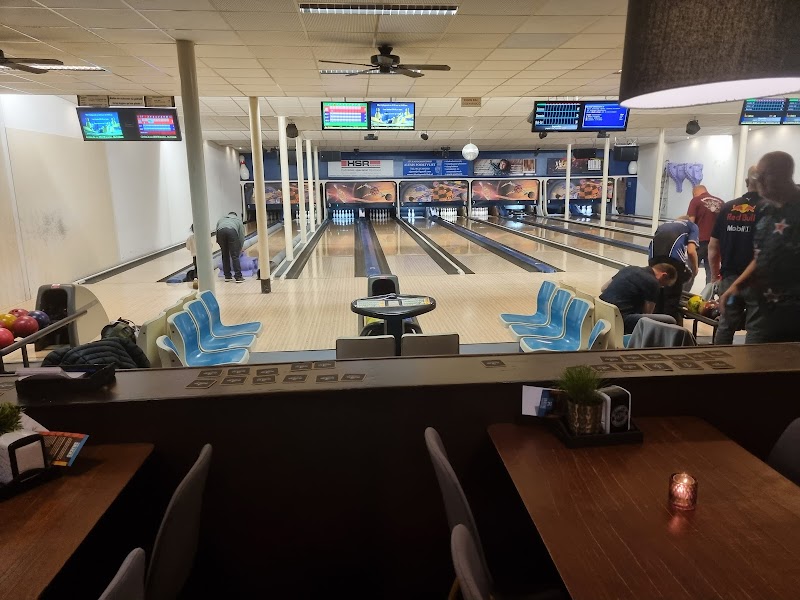 Bowlingbaan Bowling Partycentrum Hellevoetsluis in Hellevoetsluis - Interieur en faciliteiten