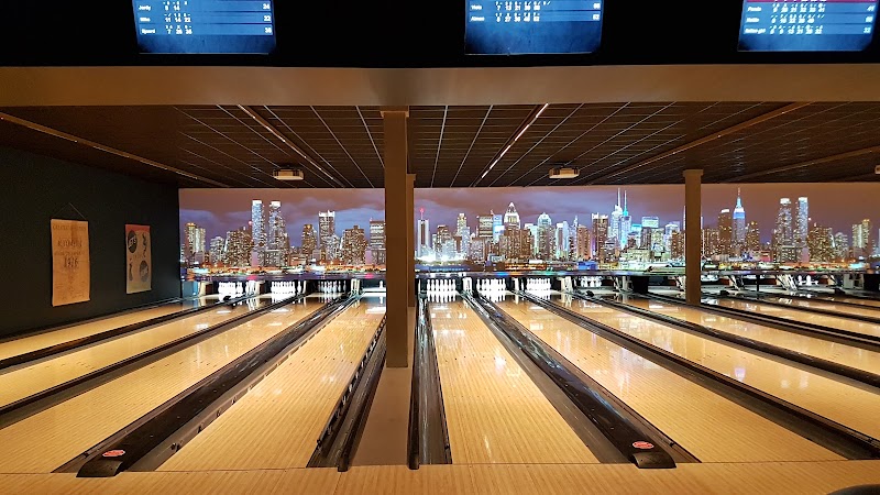 Bowlingbaan Lucky's Bowling Zoetermeer in Zoetermeer - Interieur en faciliteiten
