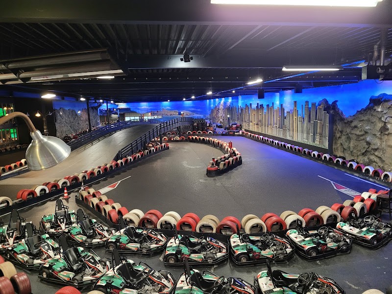 Bowlingbaan TeamSport E-Karting & Bowling Groningen in Groningen - Interieur en faciliteiten