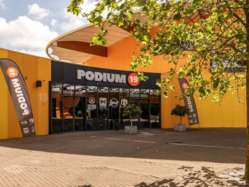 Bowlingbaan Podium19 - Entertainment center in Middelburg - Interieur en faciliteiten