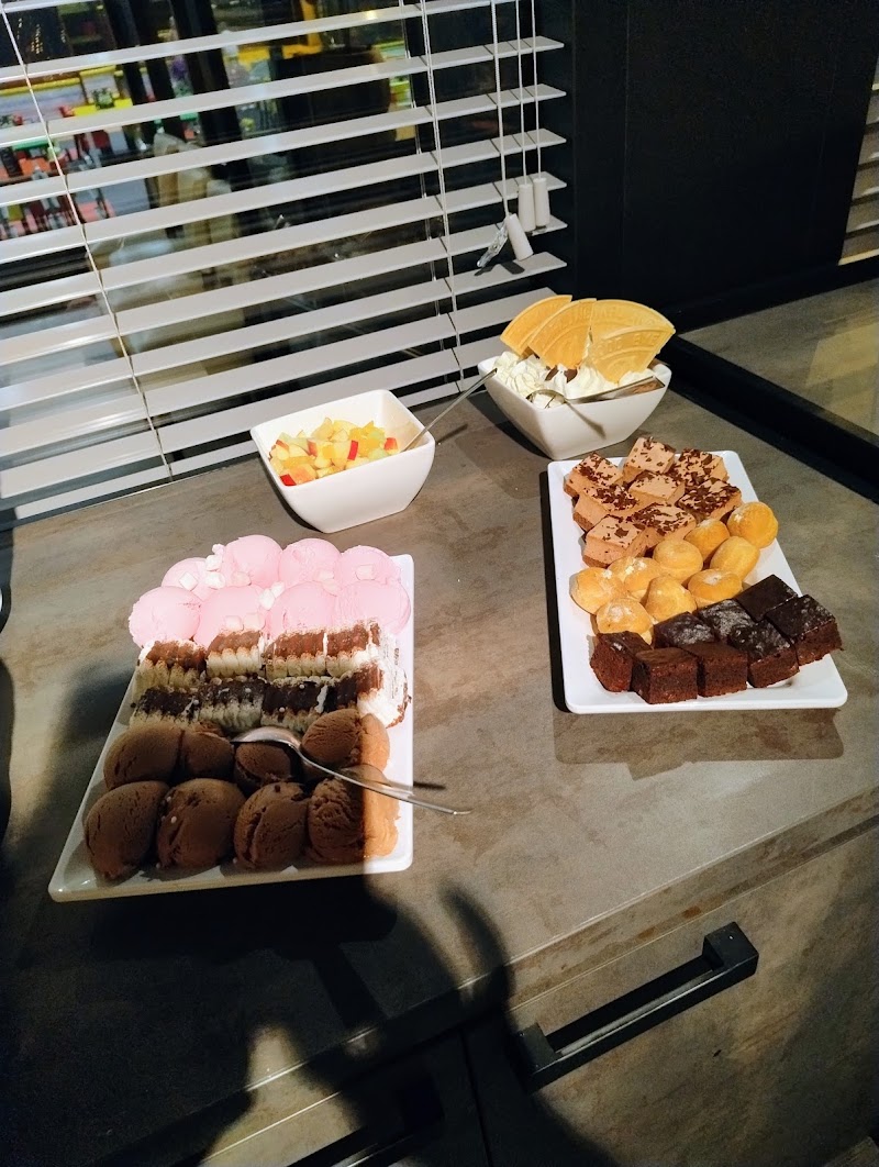 Bowlingbaan Restaurant Fitnessstudio Bloemketerp in Franeker - Interieur en faciliteiten