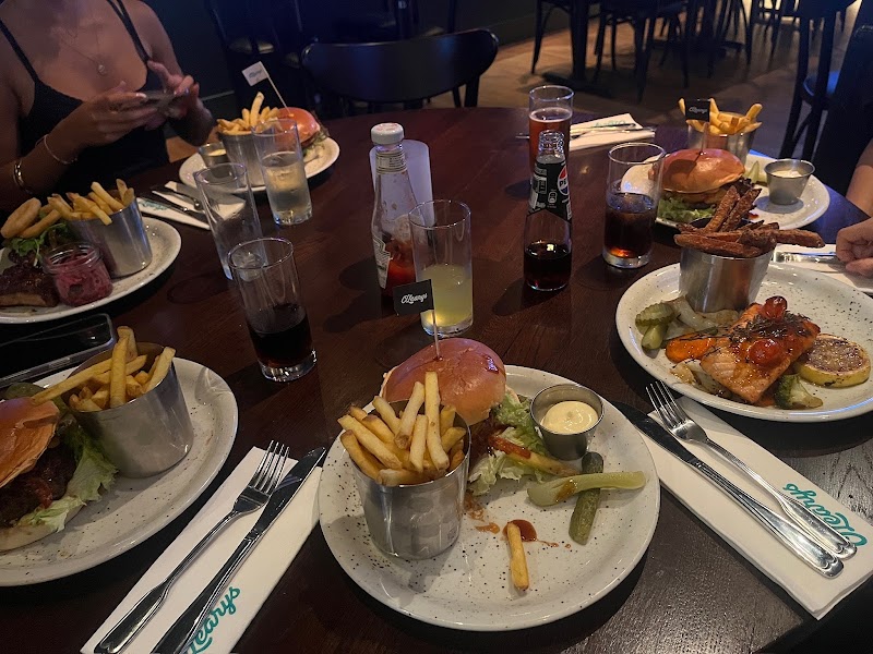 O'Learys Mall of the Netherlands bowlingcentrum Leidschendam - foto 2