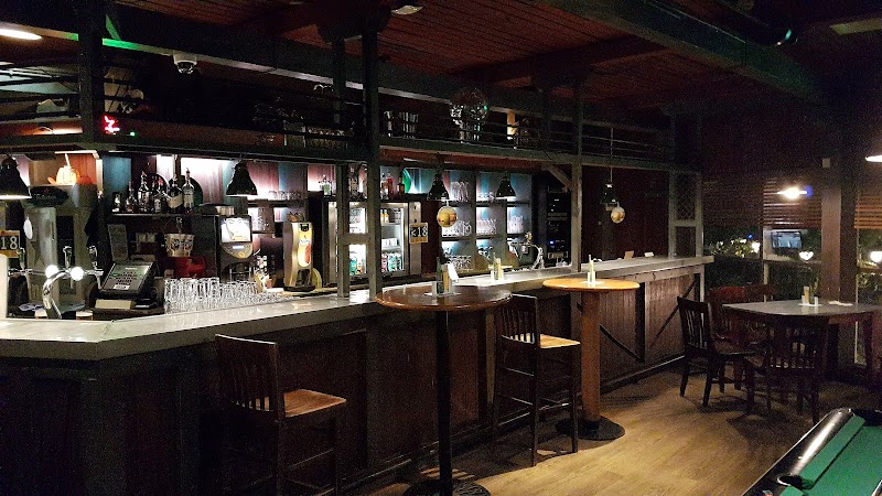 Bowlingbaan Old Barn Bar & Bowling in Heijen - Interieur en faciliteiten