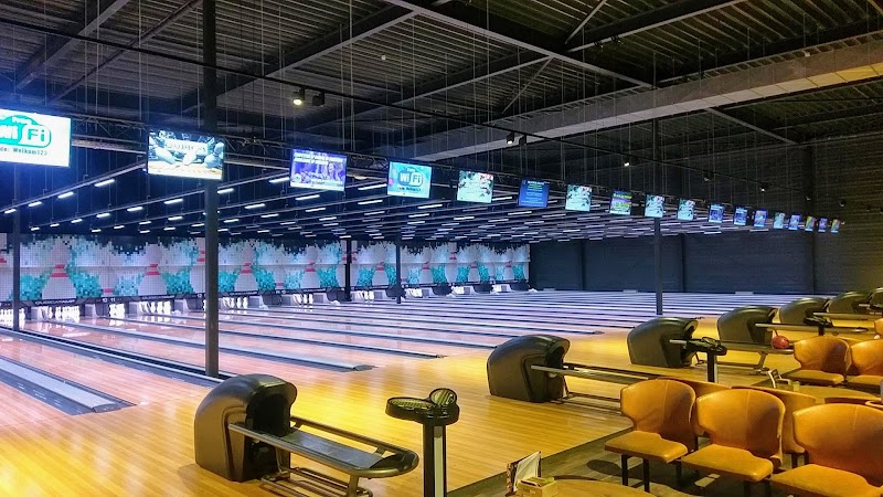 Dolfijn -the plays to be- bowlen/ indoor minigolf/ karaoke/ shuffleboard/ restaurant bowlingcentrum Tilburg - foto 2